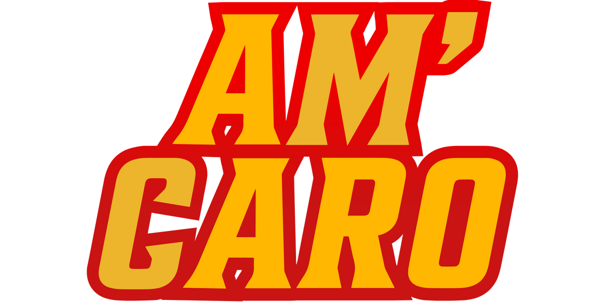 Logotipo de AM CARO en letras amarillas en negrita con contorno rojo, con el nombre en dos líneas.